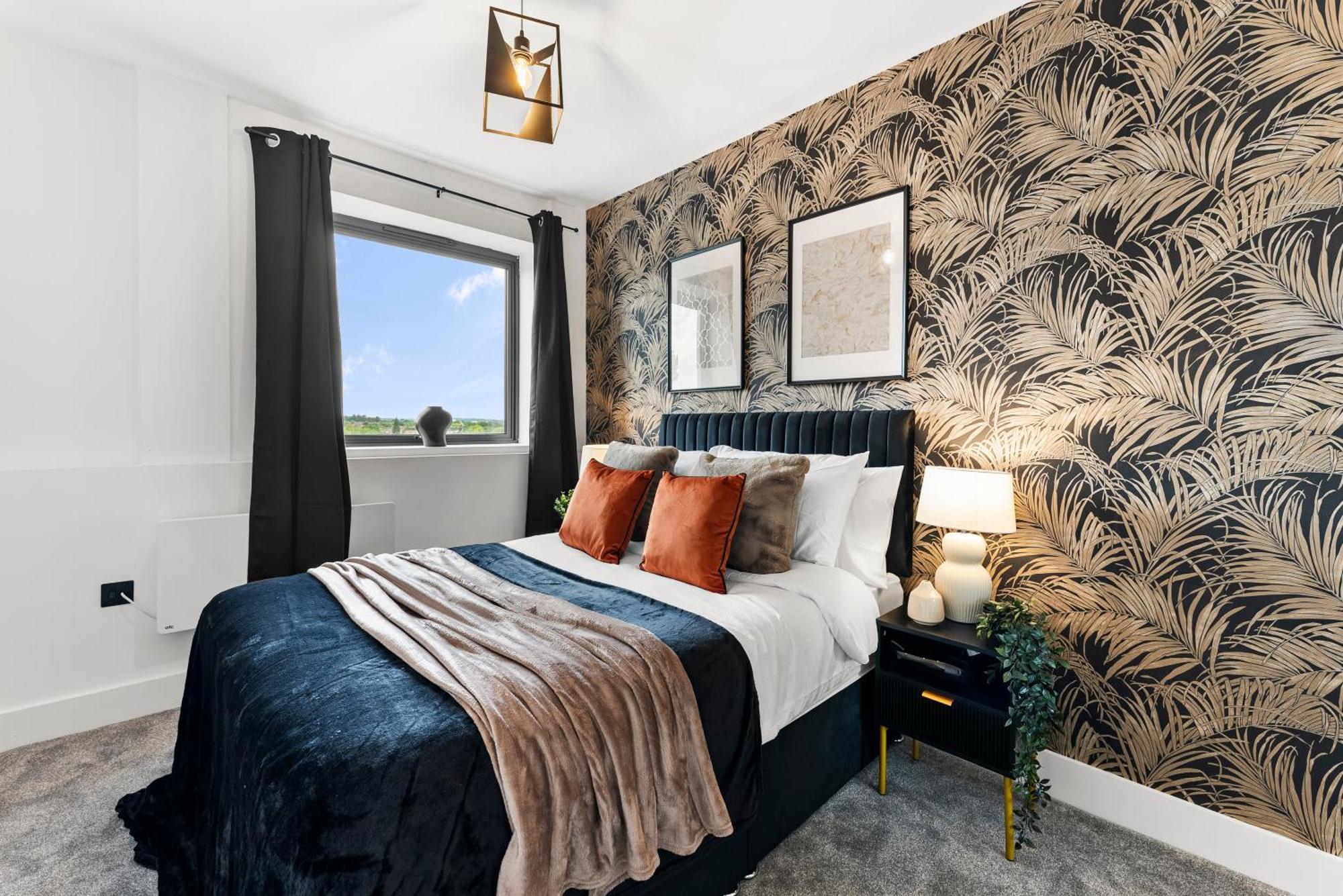 Stylish Two-Bedroom Flat In NWI Exterior foto